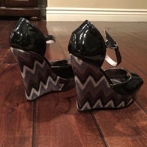 Black Patent Platforms